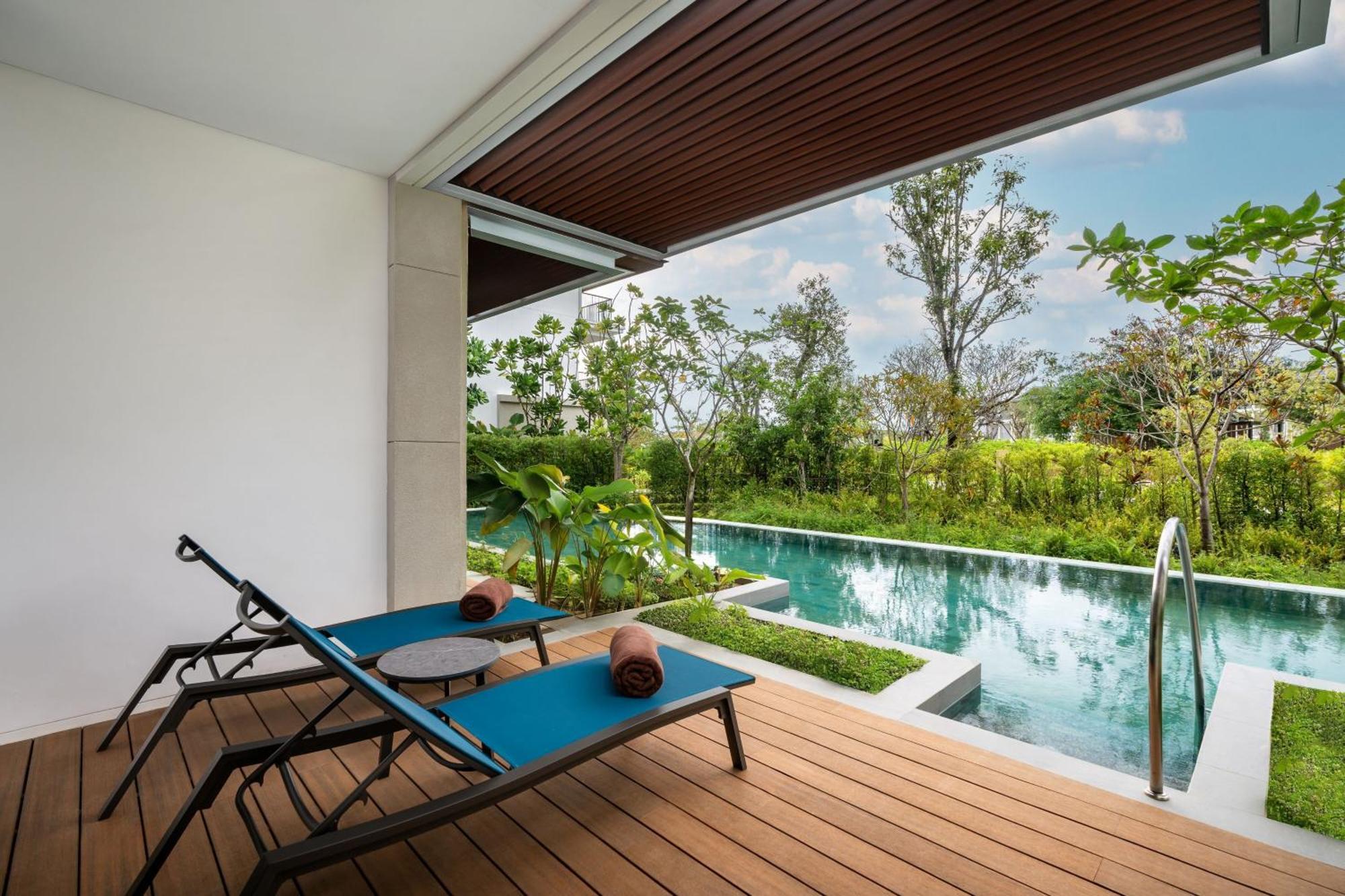Khao Lak Marriott Beach Resort & Spa Exterior photo